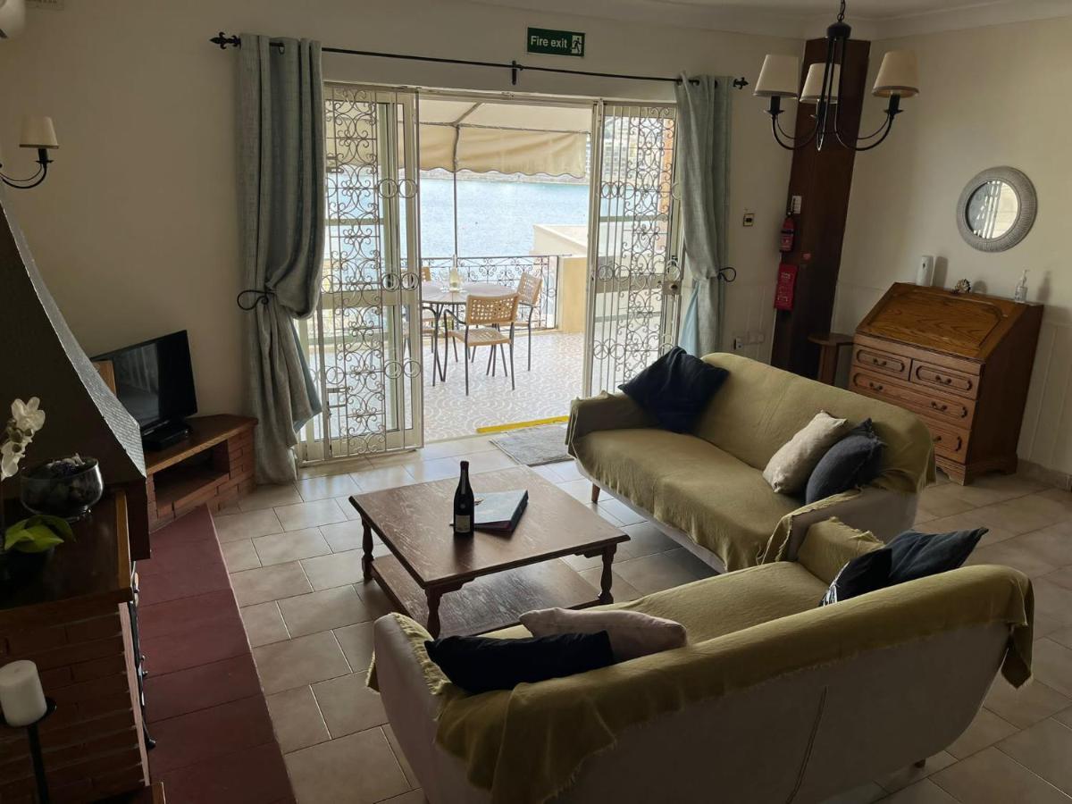 Groundfloor Apartment By The Sea, Fabulous Views St. Paul's Bay Buitenkant foto